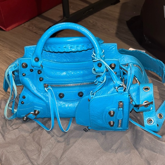 BALENCIAGA
Neo Cagole City leather handbag - Picture 1 of 10